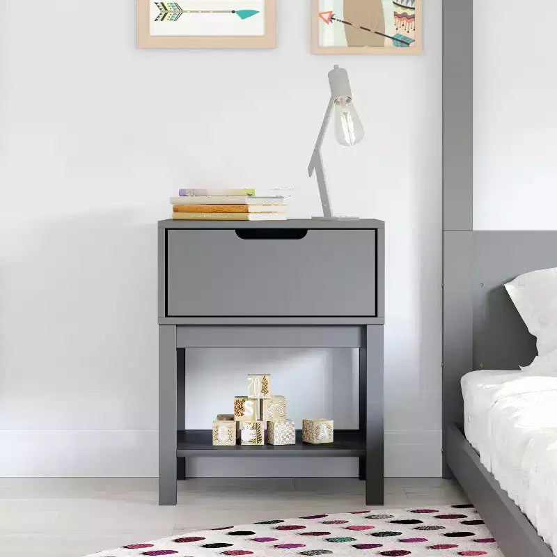 Comodino per Bambini con Cassetto Singolo e Struttura in Legno Massello, Tavolino per Cameretta con Ripiano Aperto