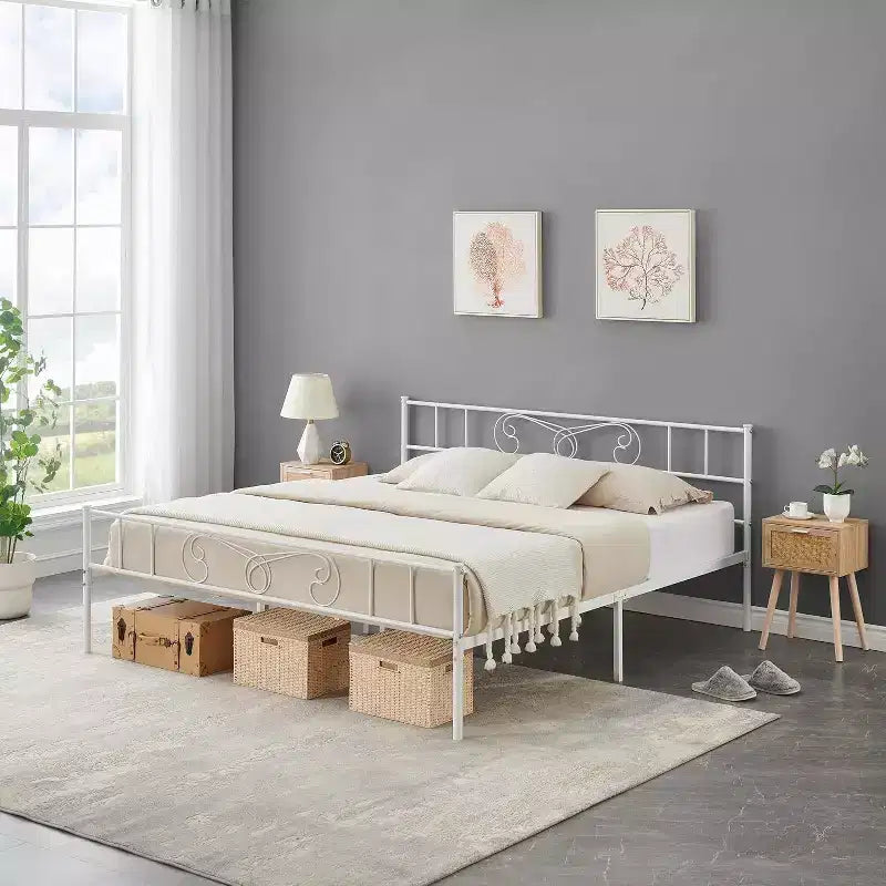 Struttura letto matrimoniale King in metallo con piattaforma, testiera e pediera in ferro battuto, doghe in acciaio, spazio contenitore sotto il letto, silenziosa, non necessita di rete a molle, nera