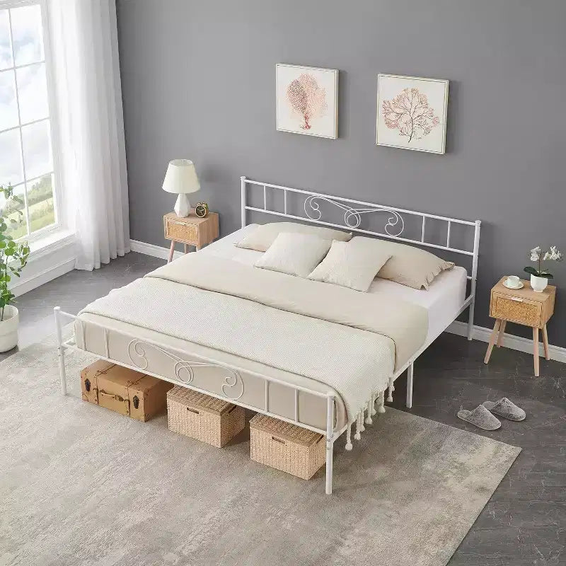 Struttura letto matrimoniale King in metallo con piattaforma, testiera e pediera in ferro battuto, doghe in acciaio, spazio contenitore sotto il letto, silenziosa, non necessita di rete a molle, nera