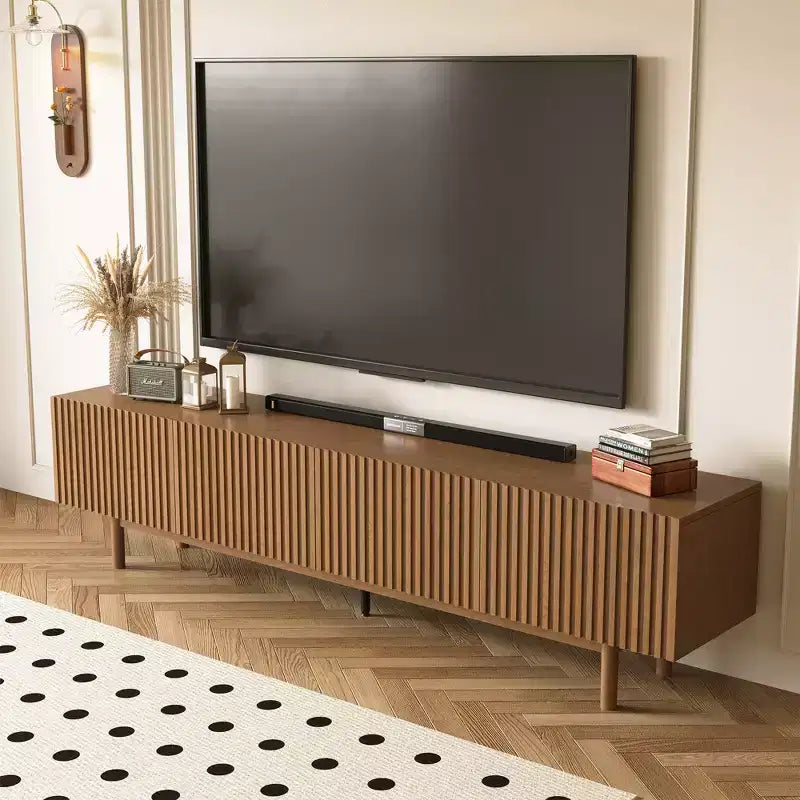 Mobile TV da Salotto Moderno da 86,61 Pollici con Scanalature, Ripiani Contenitivi a Scomparti, Ripiani Rimovibili e Gambe in Legno Massello