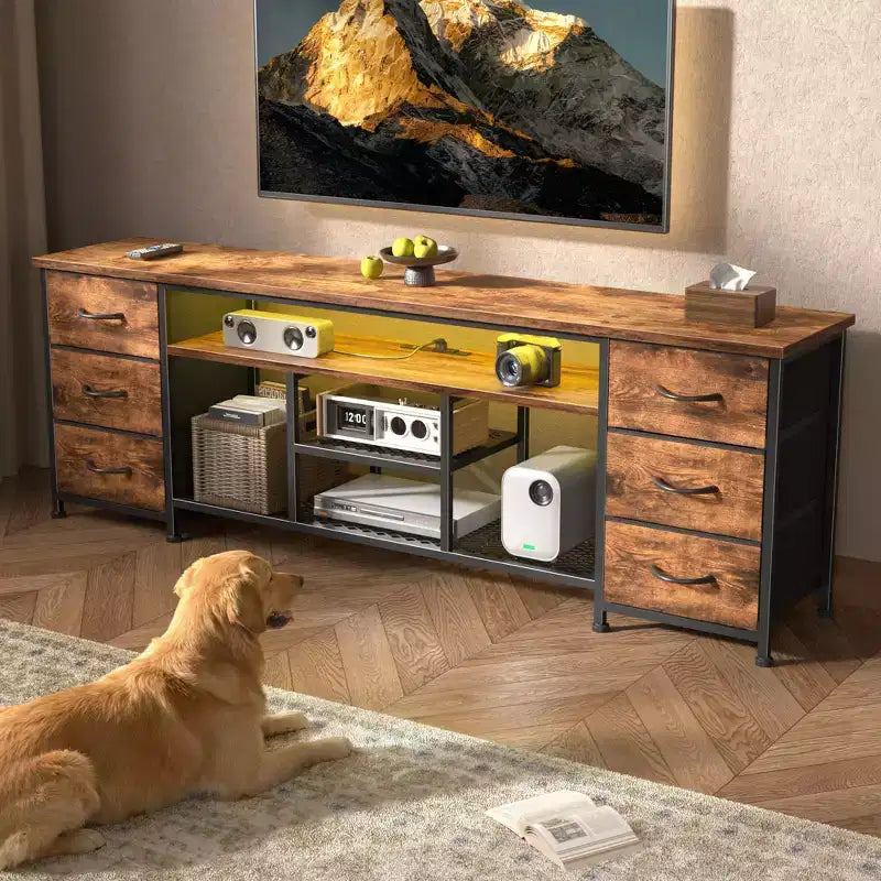 Mobile TV marrone da 71 pollici con cassettiera, stazione di ricarica, luci LED, 6 cassetti in tessuto, console multimediale in pelle PU per TV fino a 80 pollici, contenitore per camera da letto