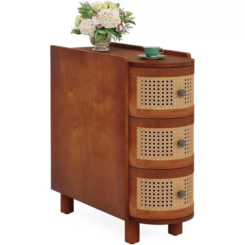 Comodino in Legno Massello con 3 Cassetti in Rattan, Tavolino Laterale da Divano in Stile Rustico con Maniglie Vintage Incise per Soggiorno, Camera da Leto, Nessun Montaggio