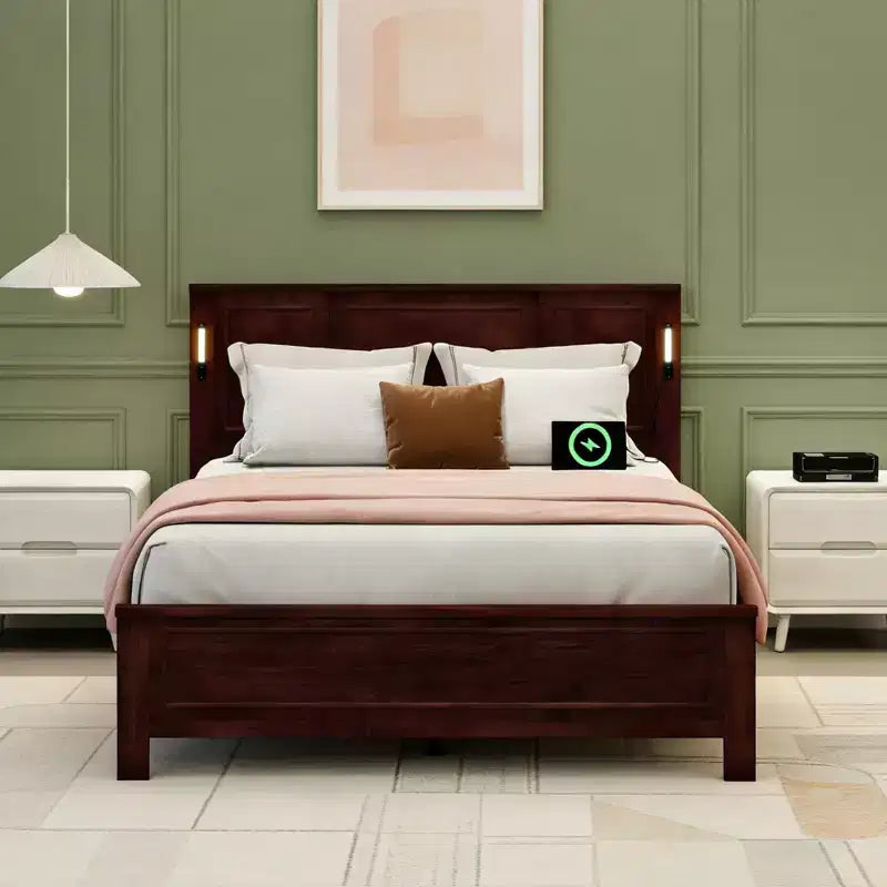 Letto moderno in legno con testiera, pediera e luci a pannello alto