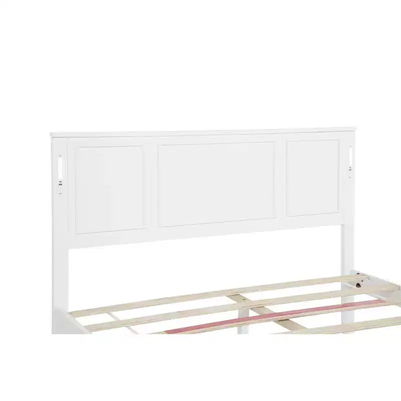 Letto moderno in legno con testiera, pediera e luci a pannello alto